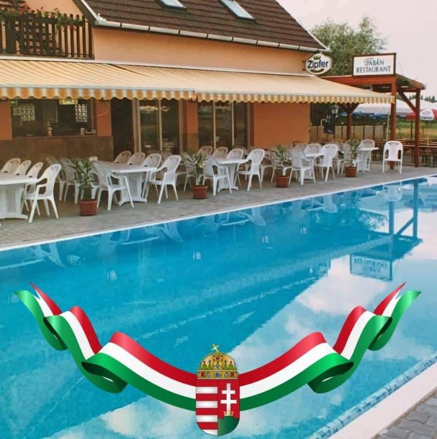 Taban Vendeghaz Balatonlelle B&B 외부 사진