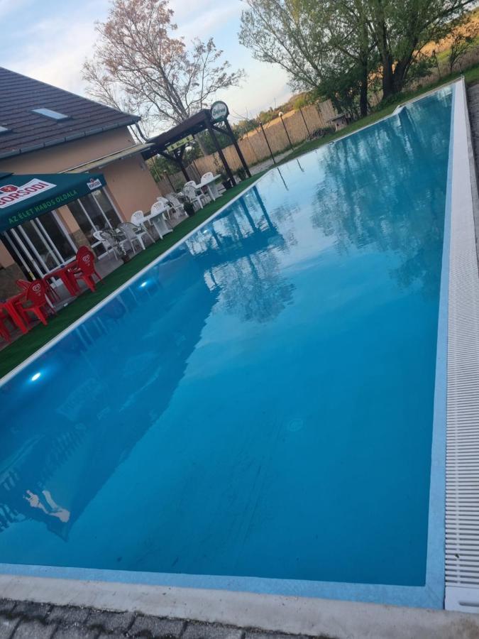 Taban Vendeghaz Balatonlelle B&B 외부 사진