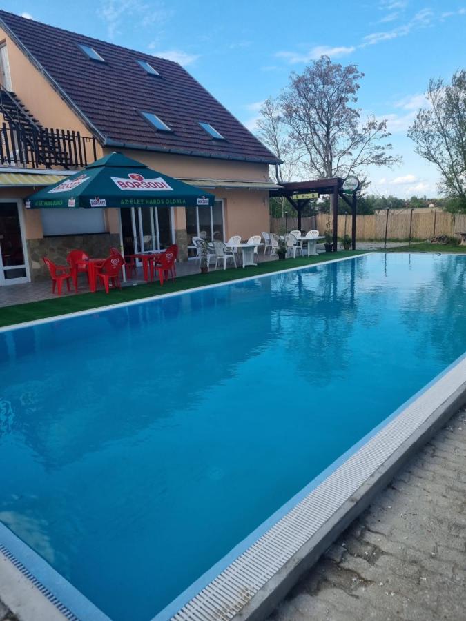 Taban Vendeghaz Balatonlelle B&B 외부 사진