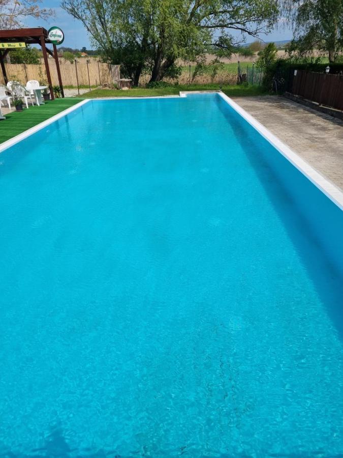 Taban Vendeghaz Balatonlelle B&B 외부 사진